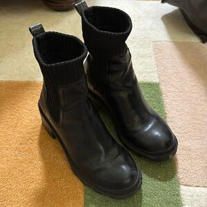 Darla Sock Booties by Steve Madden in Size 6